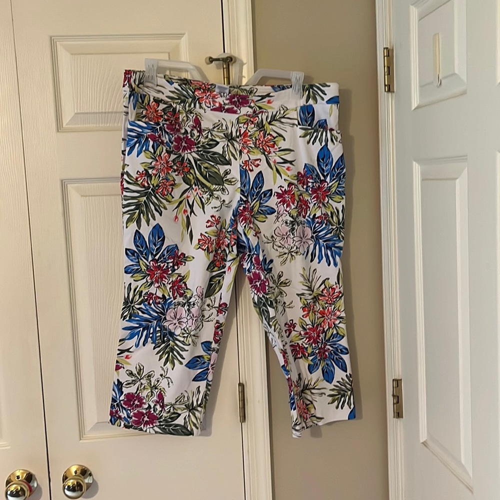 Cropped Floral Pant